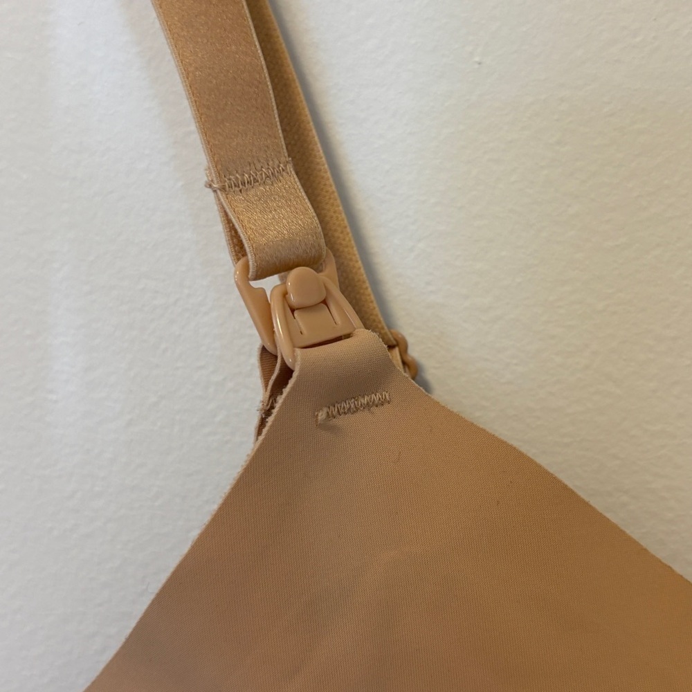 Knix Nursing Bra Nude Comfy Wireless No padding
No size tag ?small - Picture 4 of 11